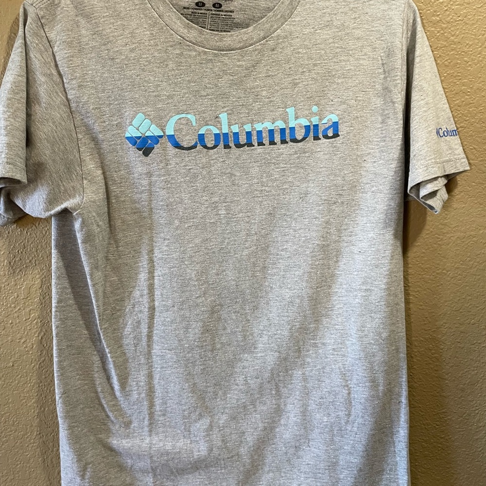 Columbia Sportswear T Shirt, Size Medium